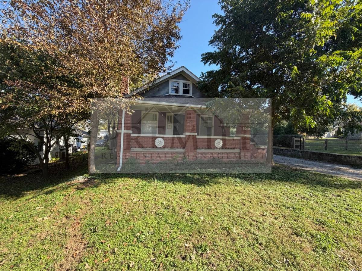 205 S Ash Ave, Independence, MO 64053 - Apartment for Rent - Image 2