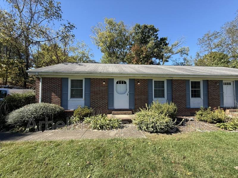 Apartment for rent at 315 Redstone Dr, Bristol, TN 37620