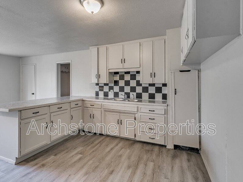 937 N Locust Lane, Midwest City, OK 73110 - House for Rent - Image 8