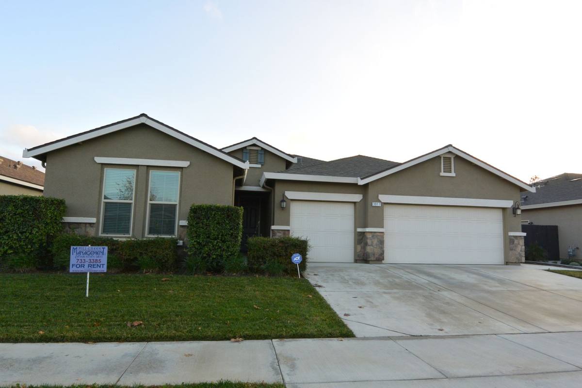 House for rent at 3917 E Harter, Visalia, CA 93292