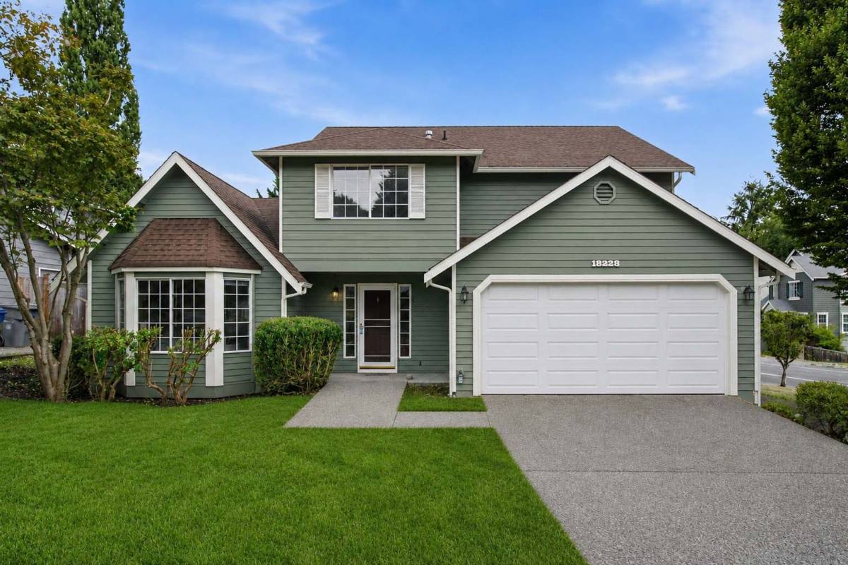 House for rent at 18228 NE 109th St, Redmond, WA 98052