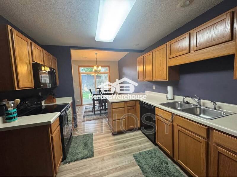 6800 Ashworth Rd #403, West Des Moines, IA 50266 - Townhouse for Rent - Image 9