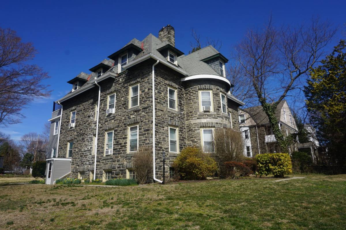 Apartment for rent at 14 E Park Rd, Havertown, PA 19083