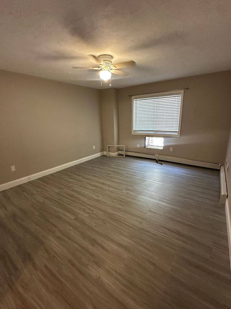 283-435 Oaklawn Ave, Cranston, RI 02920 - Apartment for Rent - Image 5