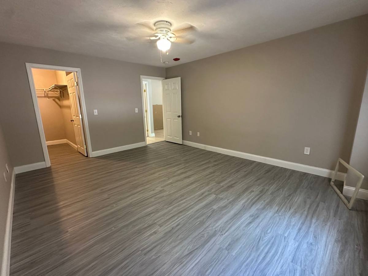 283-435 Oaklawn Ave, Cranston, RI 02920 - Apartment for Rent - Image 6