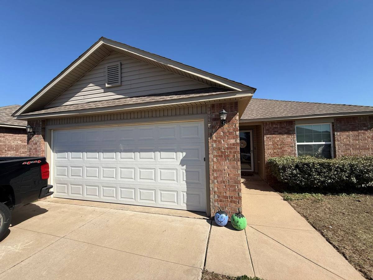 House for rent at 1880 Sussex St, Newcastle, OK 73065