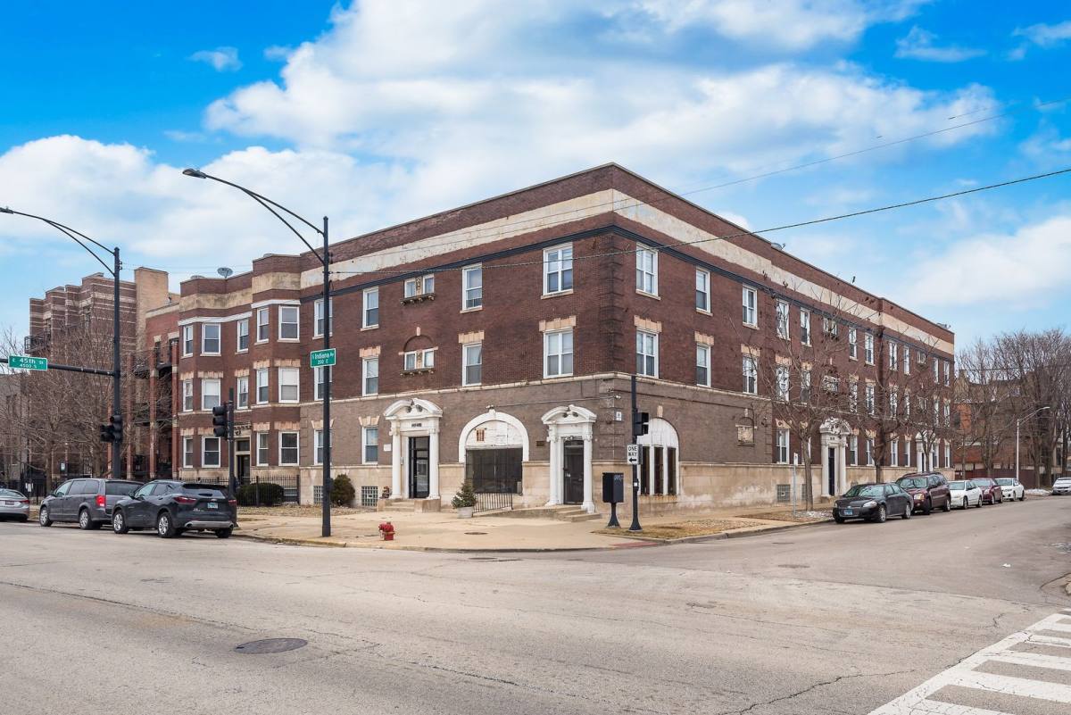 Apartment for rent at 4457 S Indiana Ave, Chicago, IL 60653