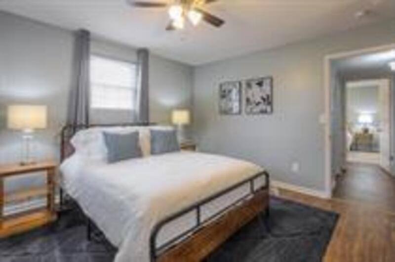 8325 Lowell Ave #5, Overland Park, KS 66212 - Apartment for Rent - Image 1