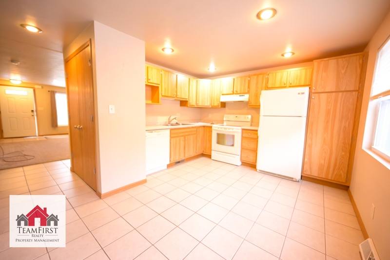 2135 S Broadway, Green Bay, WI 54304 - House for Rent - Image 6