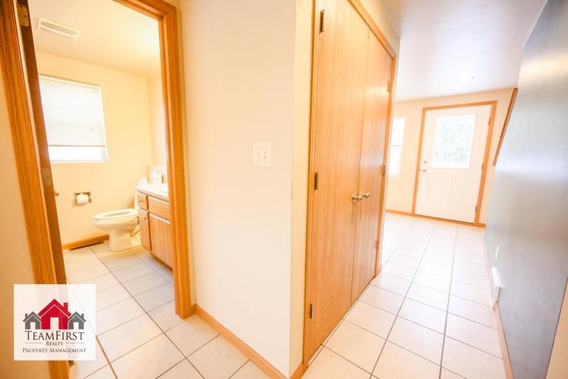 2135 S Broadway, Green Bay, WI 54304 - House for Rent - Image 4