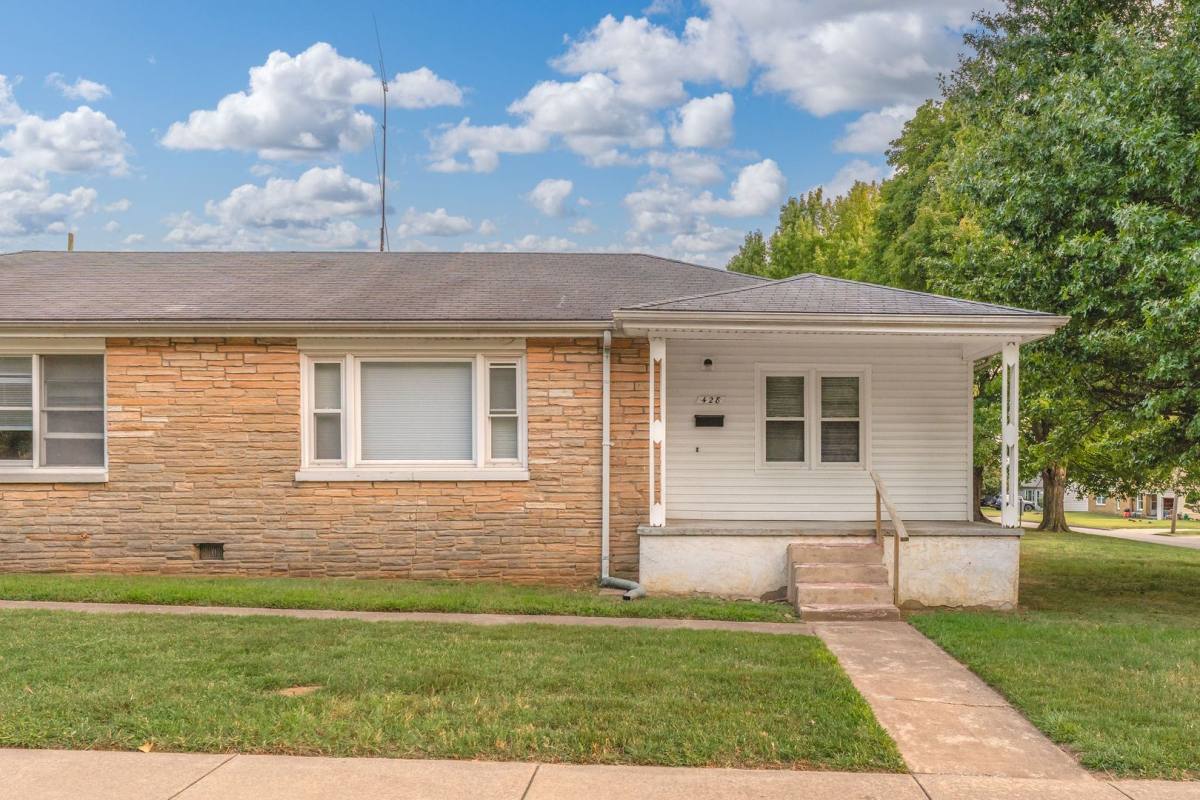 428 W Stanford St, Springfield, MO 65807 - Apartment for Rent - Image 2