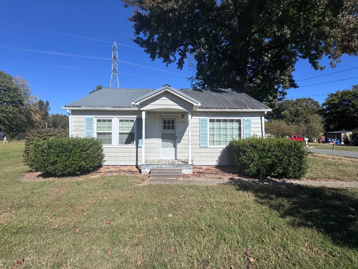 3730 Benton Rd, Paducah, KY 42003 - House for Rent