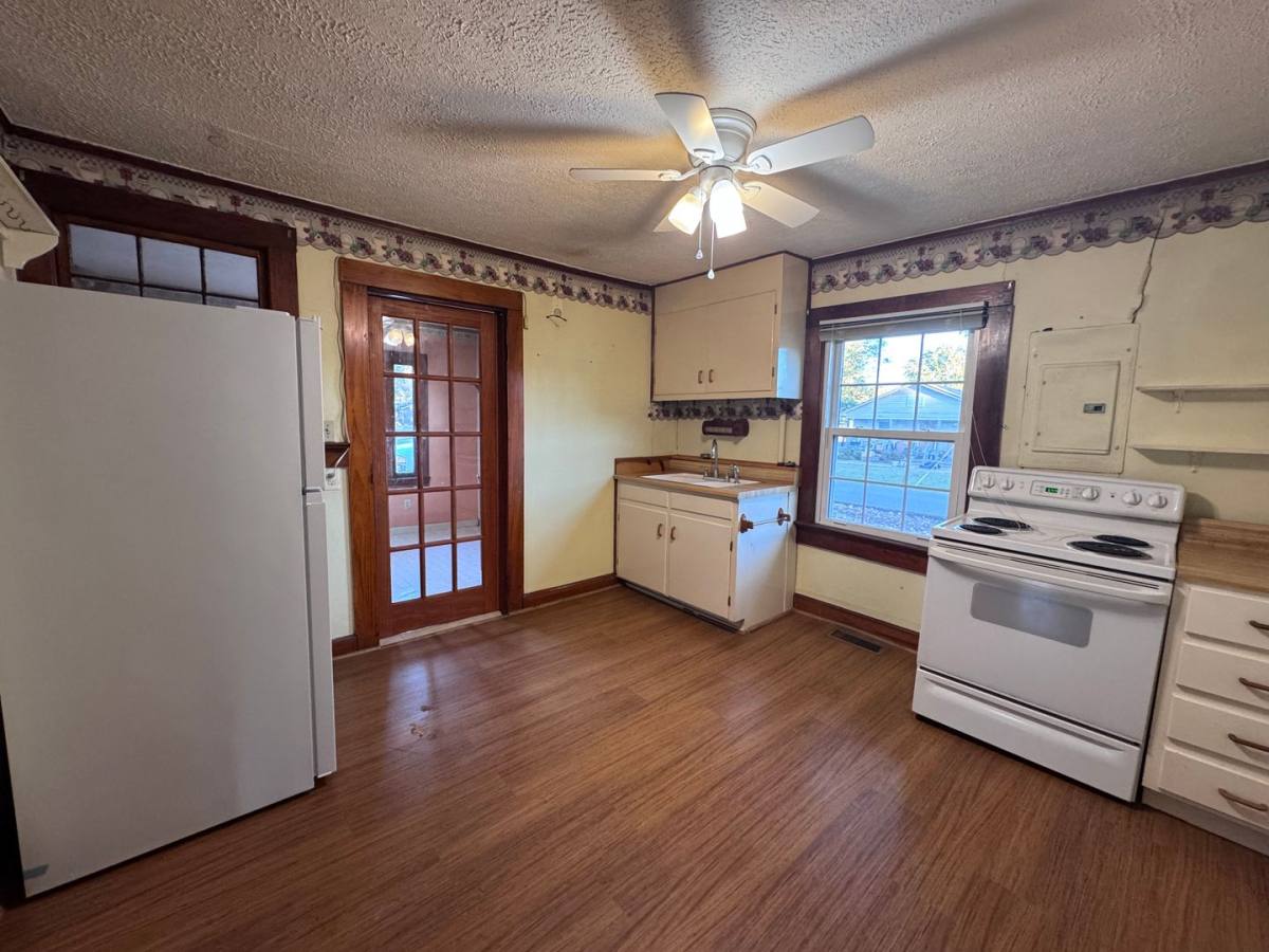 3730 Benton Rd, Paducah, KY 42003 - House for Rent - Image 7