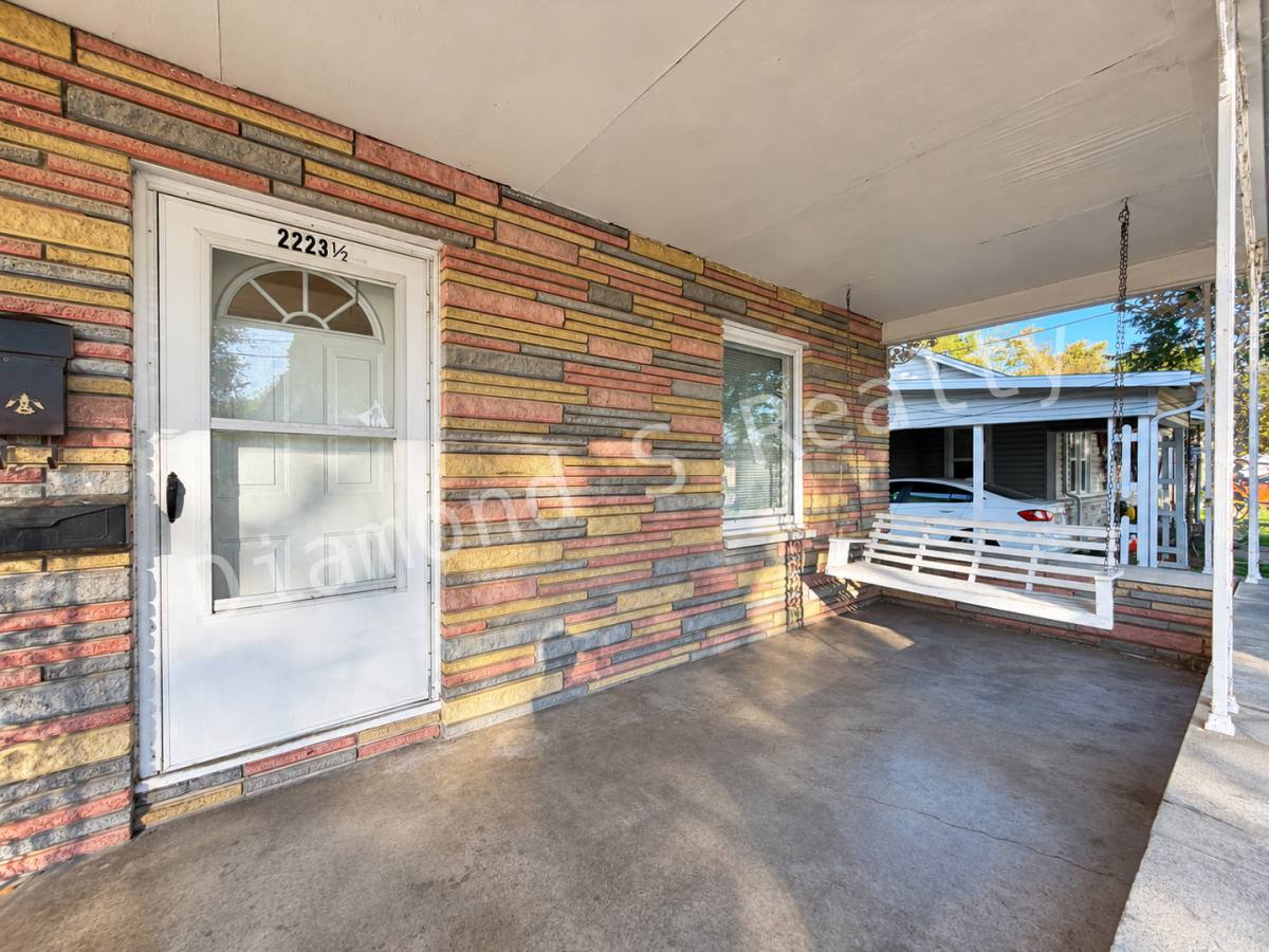 2223 N Delaware Ave, Springfield, MO 65803 - Apartment for Rent - Image 2