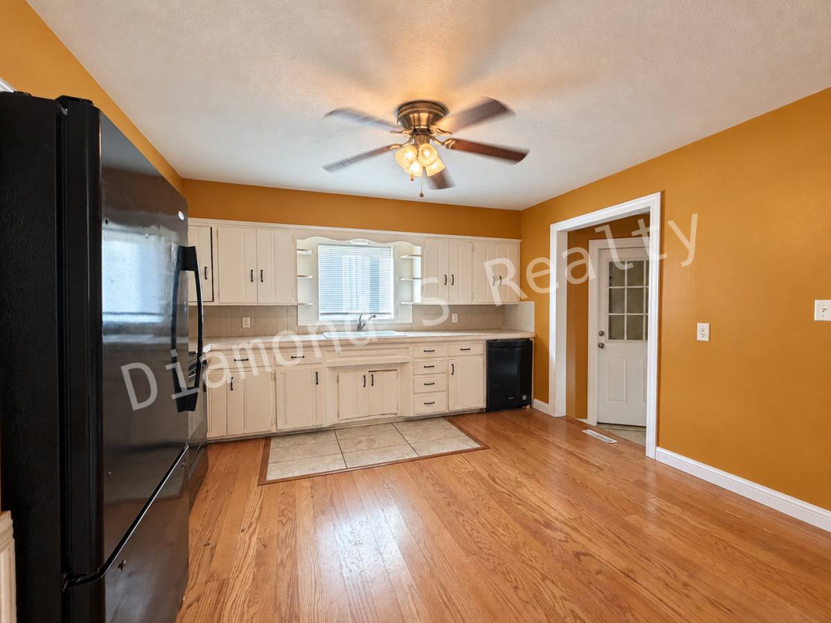 2223 N Delaware Ave, Springfield, MO 65803 - Apartment for Rent - Image 7
