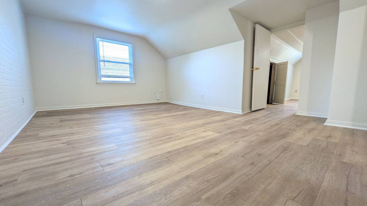 905 Harney Ave, Oshkosh, WI 54901 - Apartment for Rent - Image 1