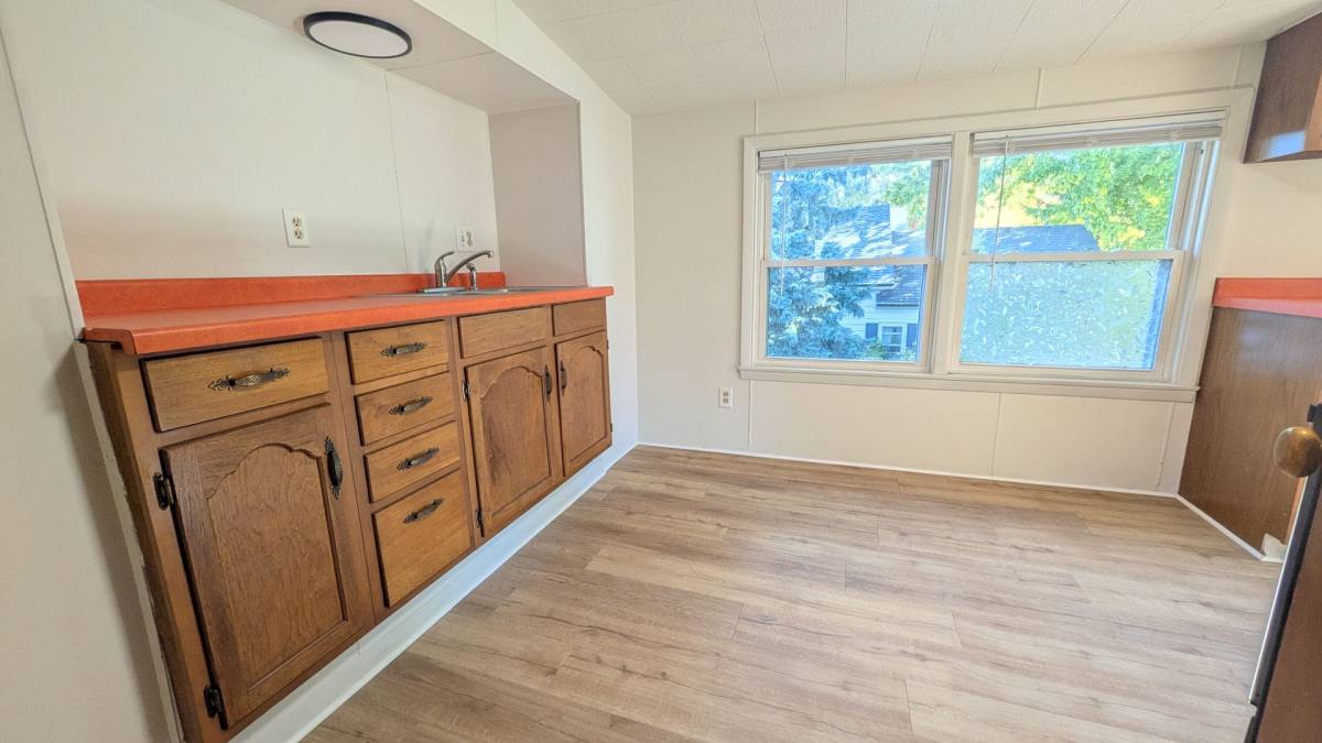 905 Harney Ave, Oshkosh, WI 54901 - Apartment for Rent - Image 3