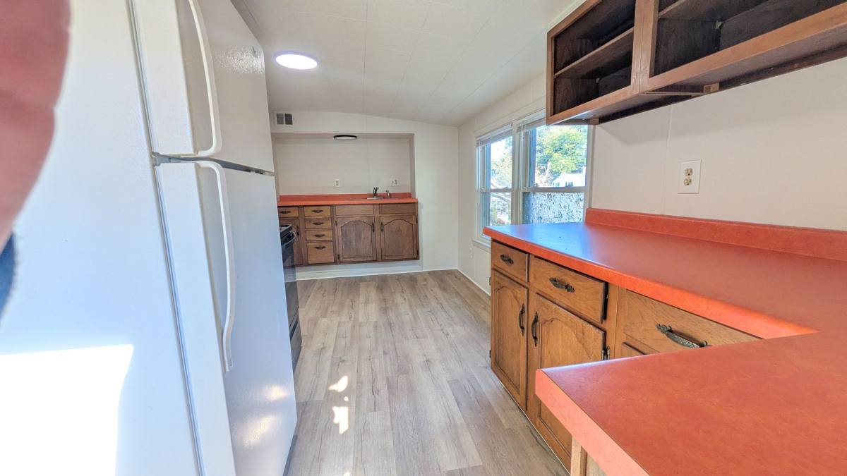 905 Harney Ave, Oshkosh, WI 54901 - Apartment for Rent - Image 6