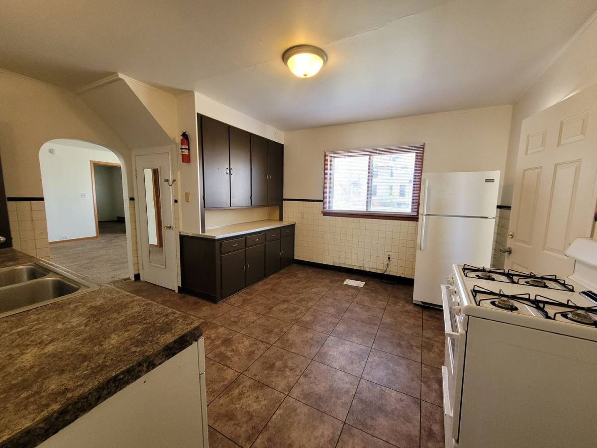 1503 Mississippi St, La Crosse, WI 54601 - Apartment for Rent - Image 2