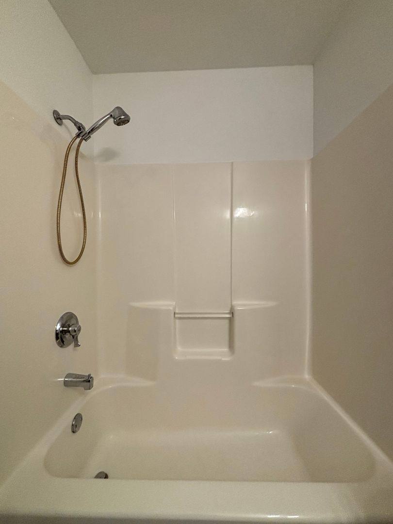 2862 S Meadowbrook #15, Springfield, MO 65807 - Apartment for Rent - Image 7