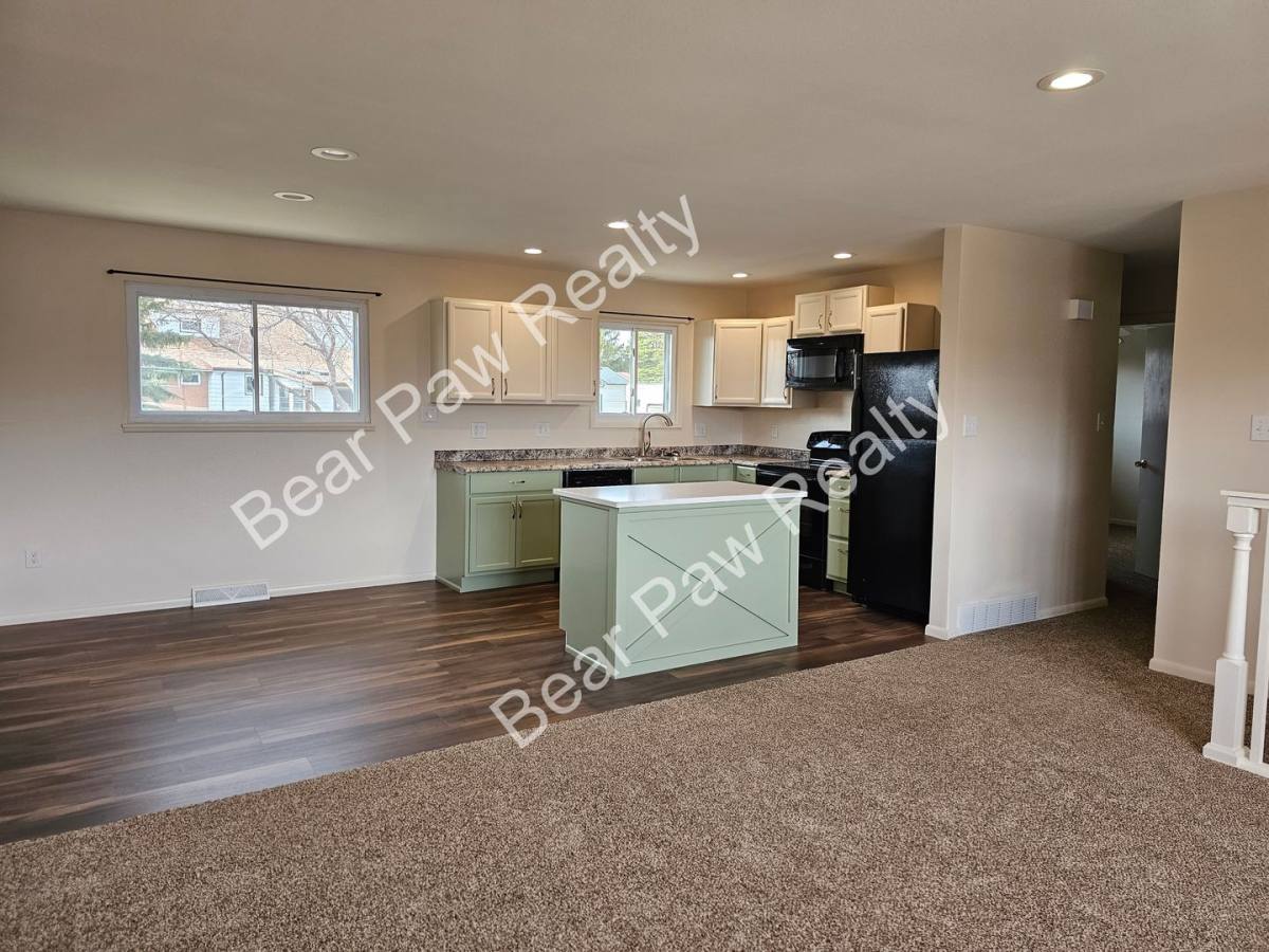 905 New Bedford Dr, Cheyenne, WY 82009 - House for Rent - Image 2