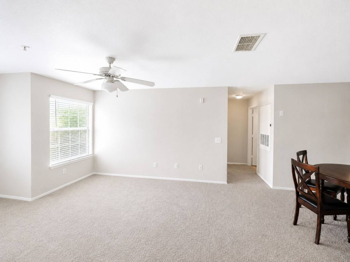 4850 51st St W #2205, Bradenton, FL 34210 - Townhouse for Rent - Image 4