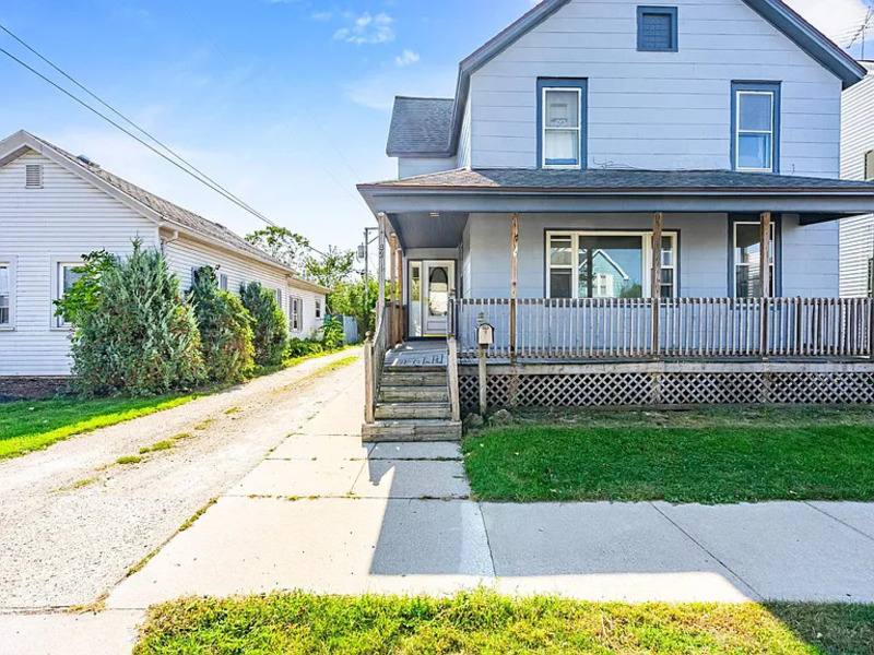 40-42 E 10th St, Fond Du Lac, WI 54935 - Apartment for Rent - Image 1