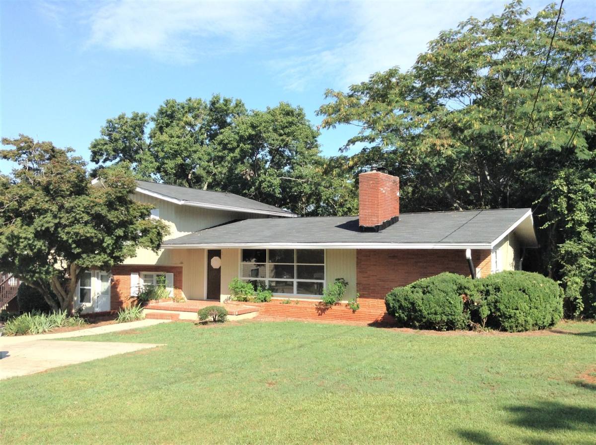 160 Pineview Dr, Athens, GA 30605 - House for Rent - Image 1