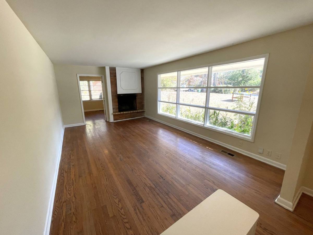 160 Pineview Dr, Athens, GA 30605 - House for Rent - Image 2