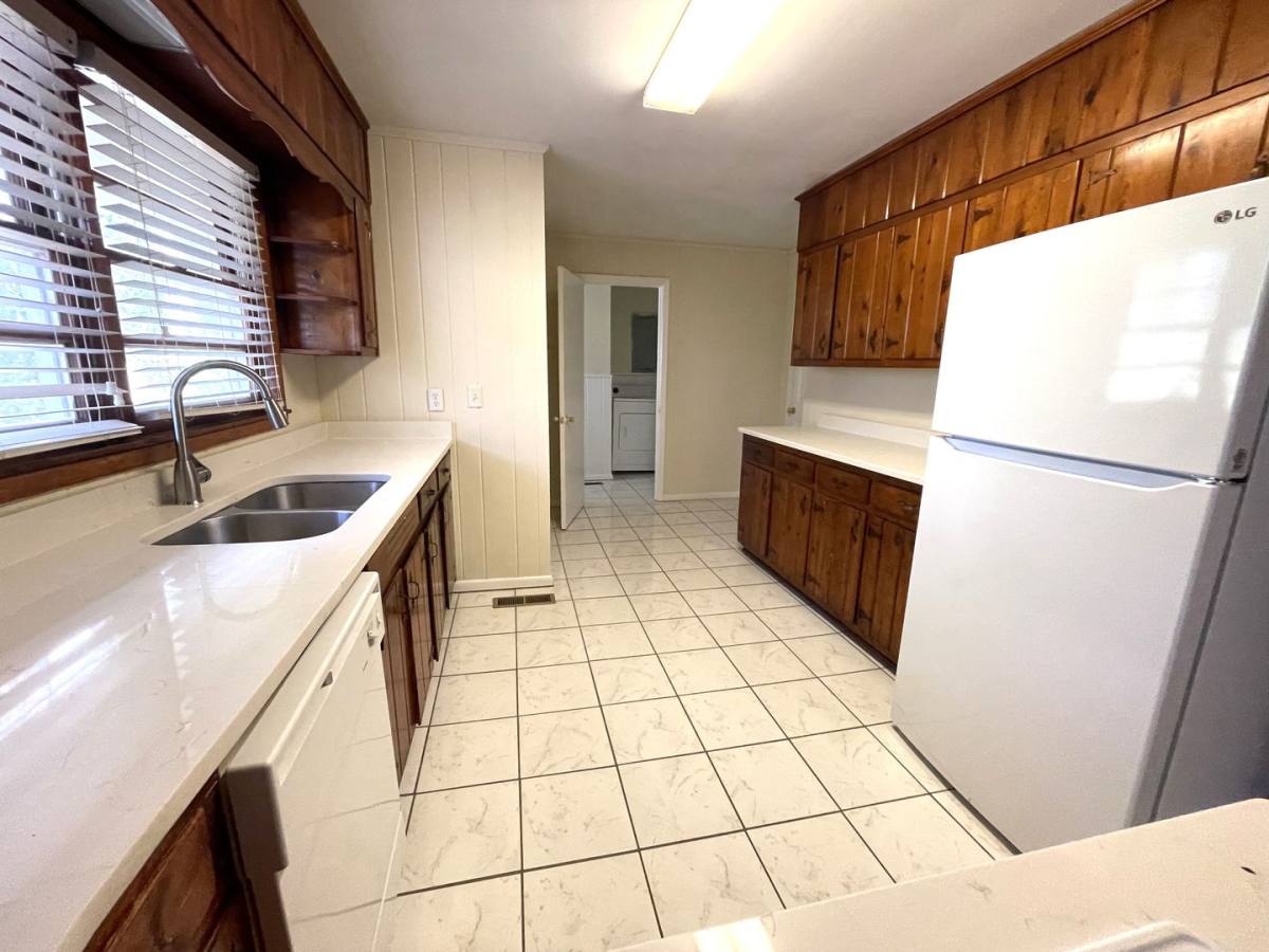 160 Pineview Dr, Athens, GA 30605 - House for Rent - Image 7