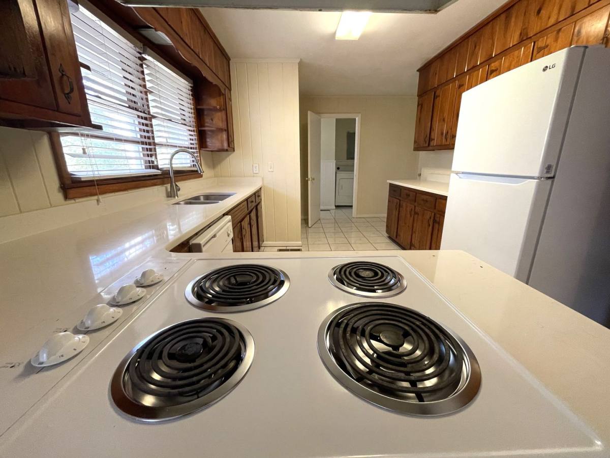 160 Pineview Dr, Athens, GA 30605 - House for Rent - Image 6