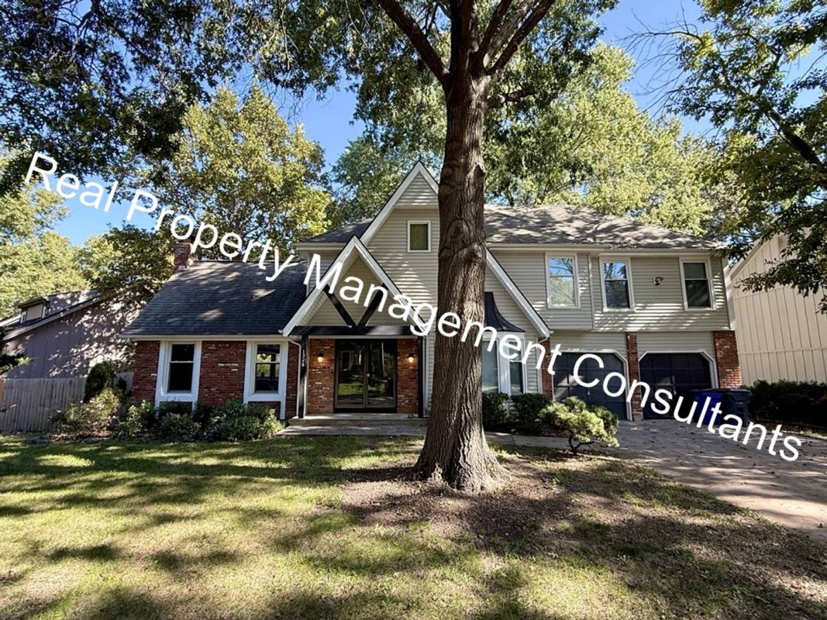 House for rent at 1326 S Winterbrooke Dr, Olathe, KS 66062