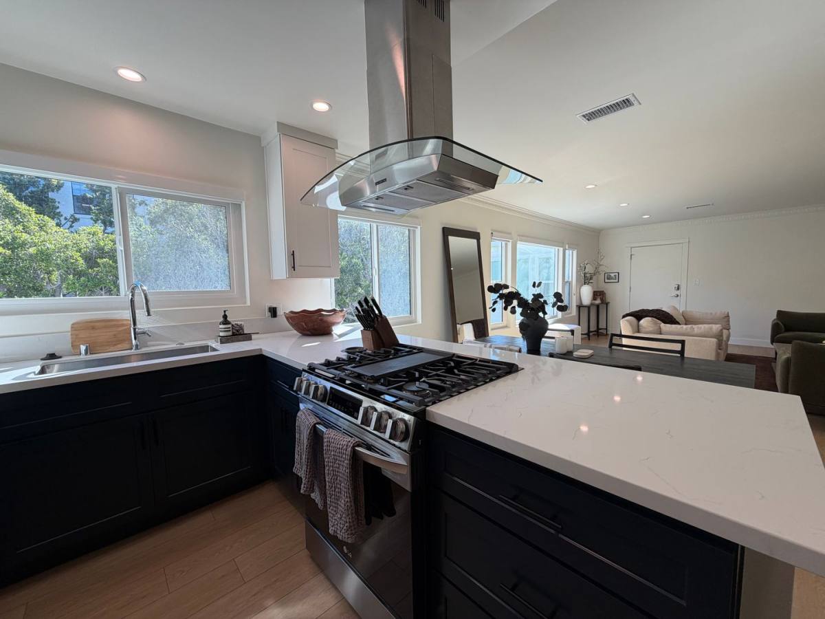 527 S Barrington Ave, Los Angeles, CA 90049 - Apartment for Rent - Image 10