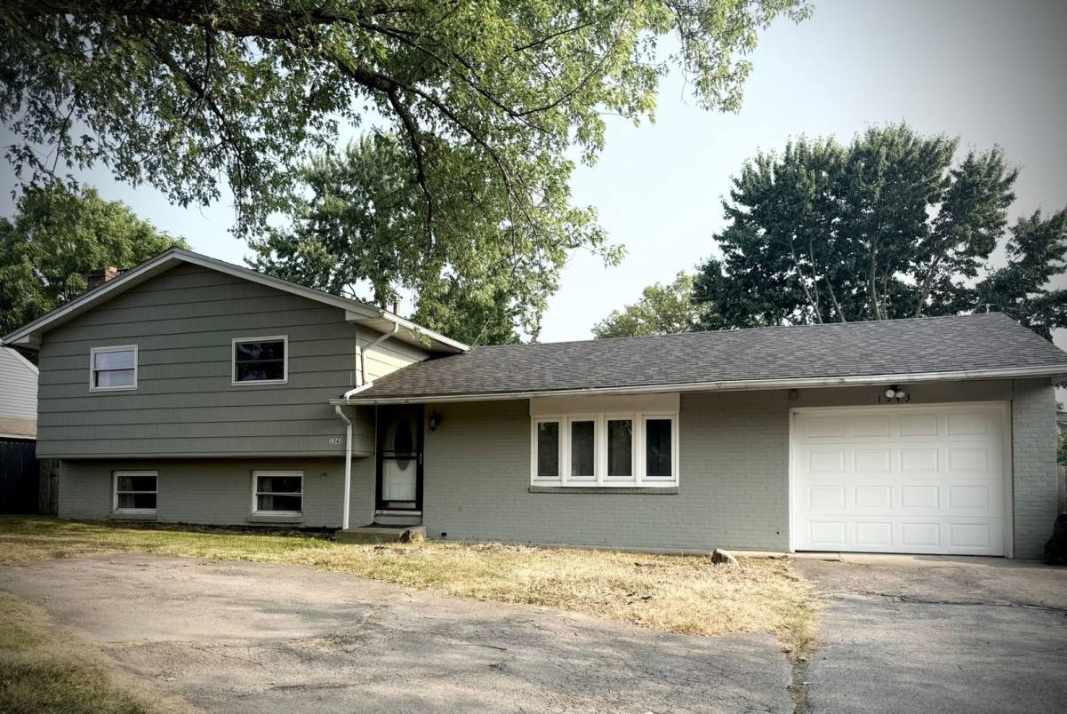 House for rent at 1543 Lehigh Station Rd, Henrietta, NY 14467