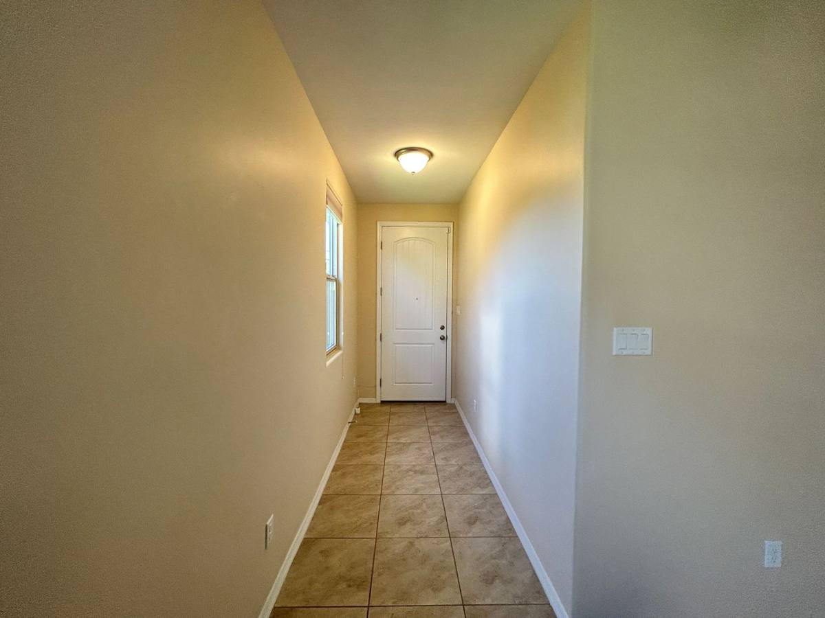 6706 E 35 Rd, Yuma, AZ 85365 - House for Rent - Image 2