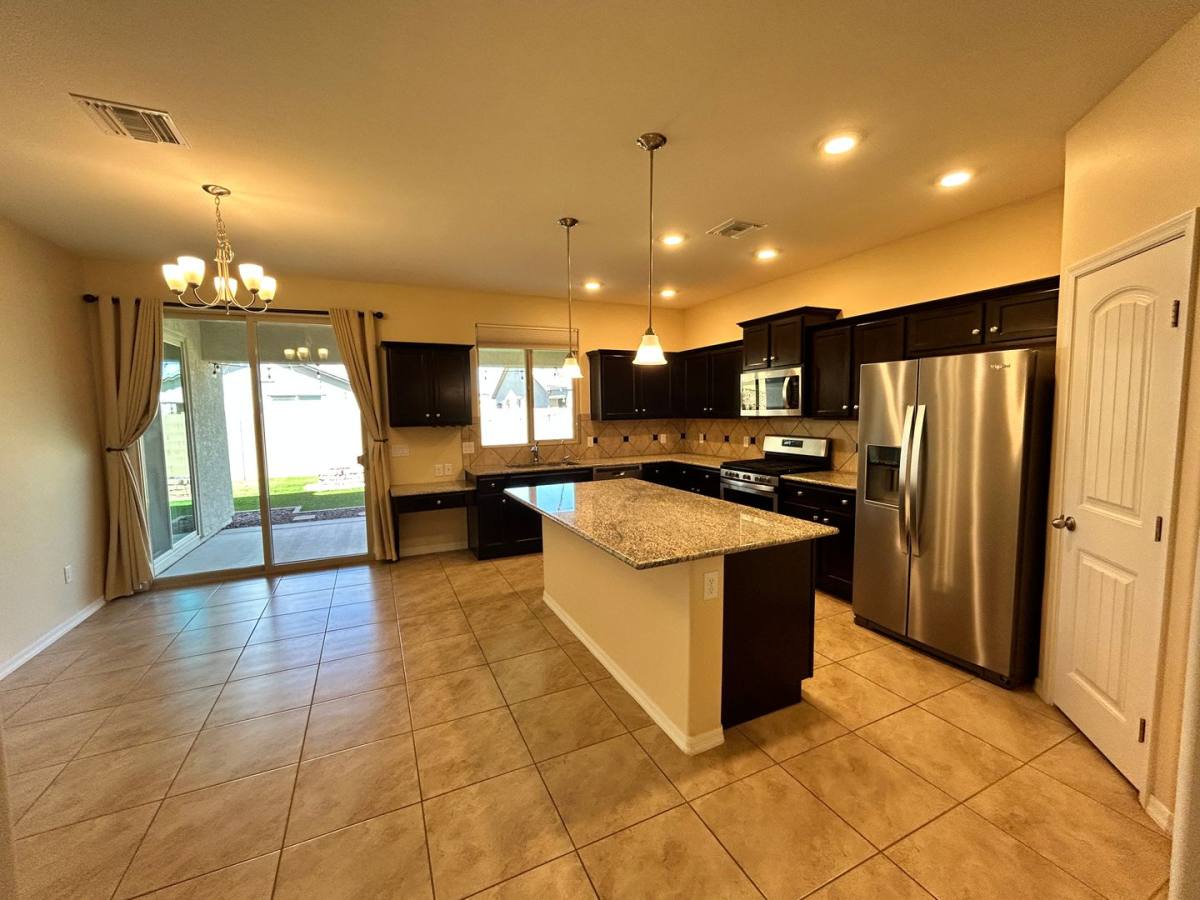 6706 E 35 Rd, Yuma, AZ 85365 - House for Rent - Image 8