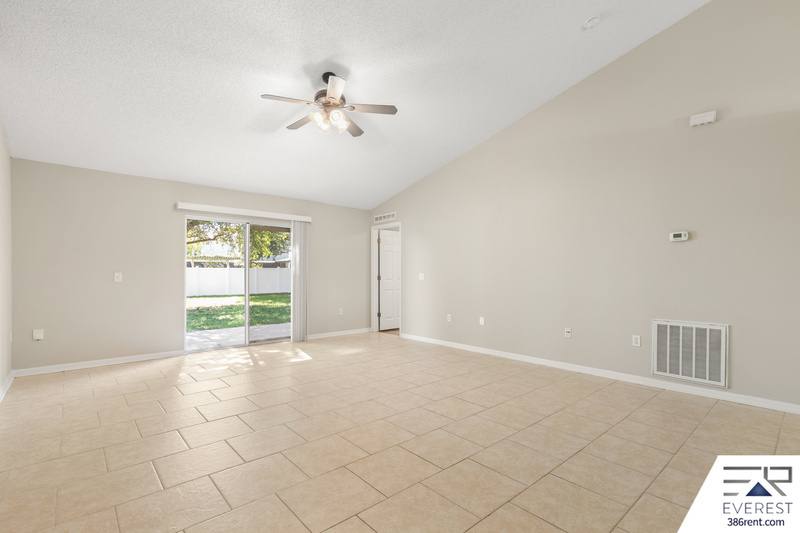 5 Lancelot Dr, Palm Coast, FL 32137 - House for Rent - Image 6