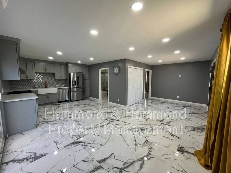 8334 1/2 Aura Ave, Northridge, CA 91324 - House for Rent - Image 4