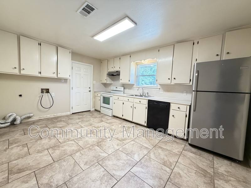 4680 Lane Ave, Zachary, LA 70791 - Apartment for Rent - Image 3
