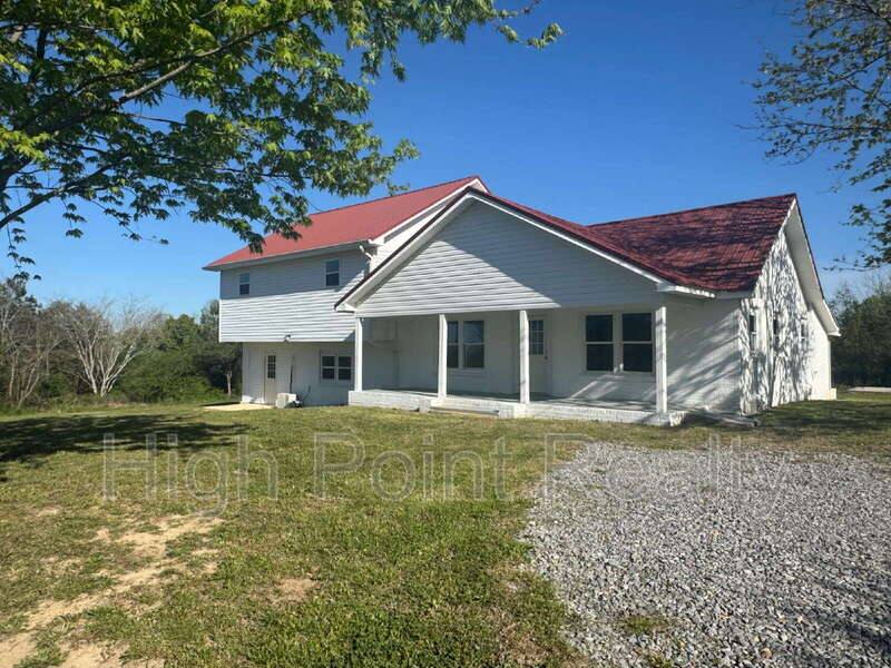 Apartment for rent at 1885 Everett Rd, Rainsville, AL 35986