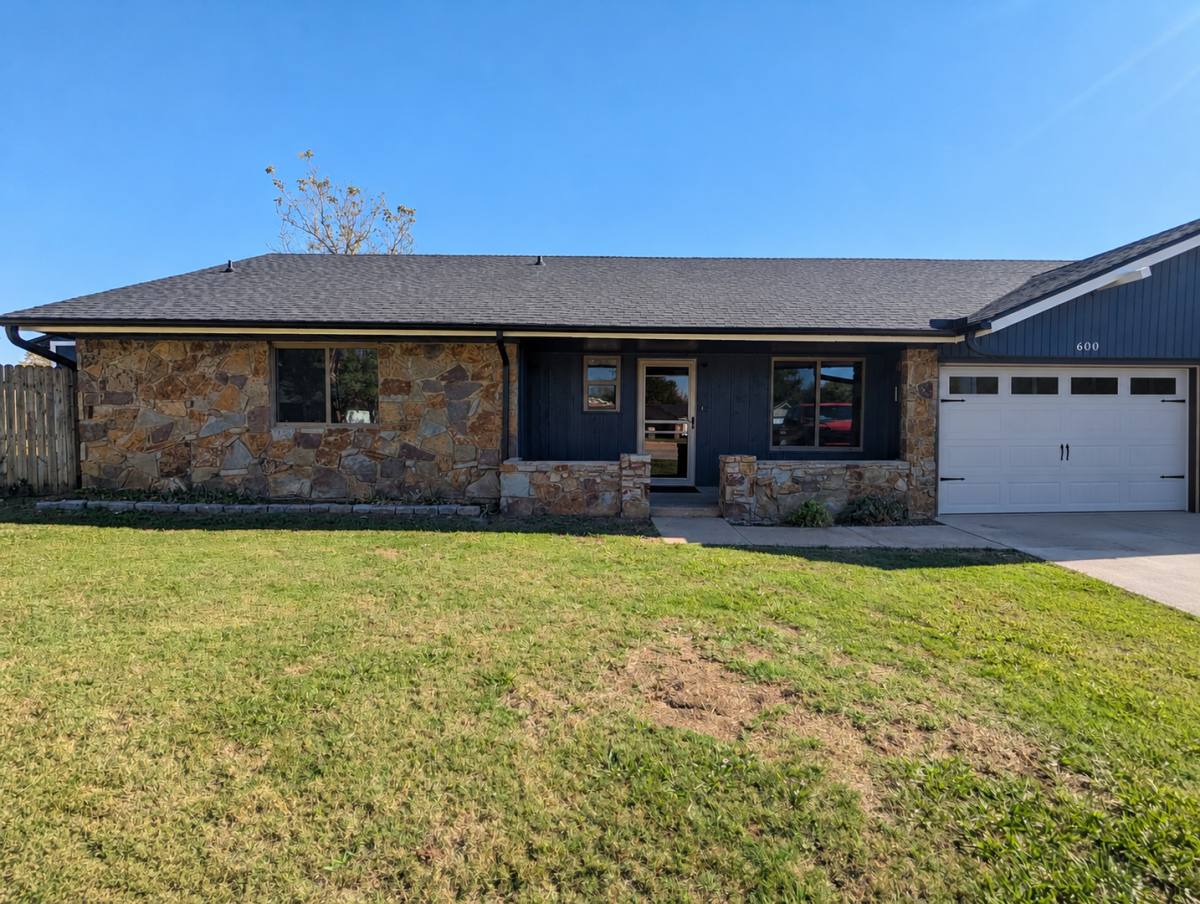 House for rent at 600 SW 26th St, Moore, OK 73160