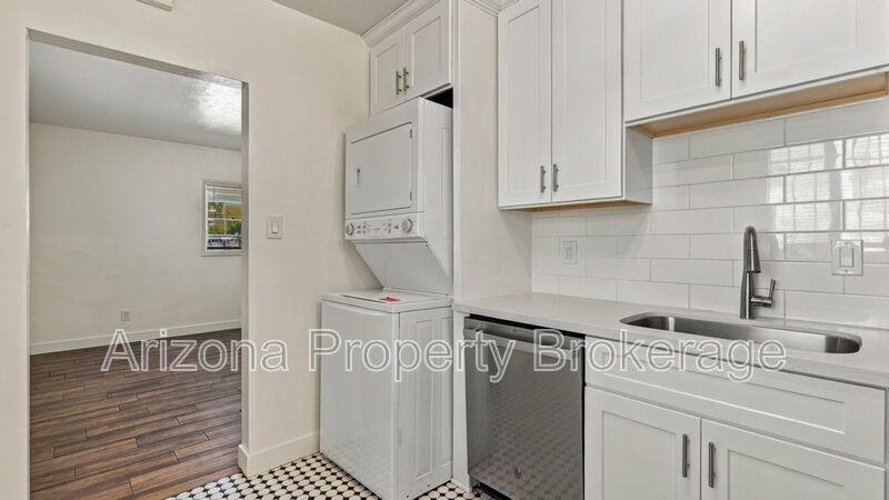 4334 N 15th Ave #B, Phoenix, AZ 85015 - House for Rent - Image 4