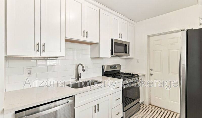 4334 N 15th Ave #B, Phoenix, AZ 85015 - House for Rent - Image 9