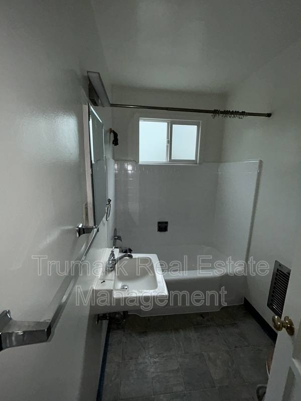 651 W Glenoaks Blvd, Glendale, CA 91202 - Apartment for Rent - Image 5