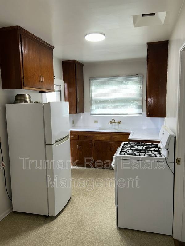 651 W Glenoaks Blvd, Glendale, CA 91202 - Apartment for Rent - Image 2