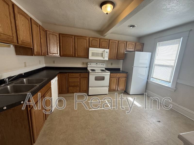 1040 Jessie St #2, St. Paul, MN 55130 - Apartment for Rent - Image 1