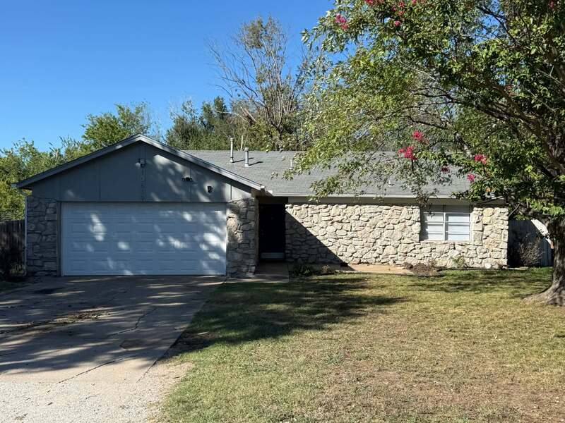 House for rent at 10619 E 113th St N, Owasso, OK 74055