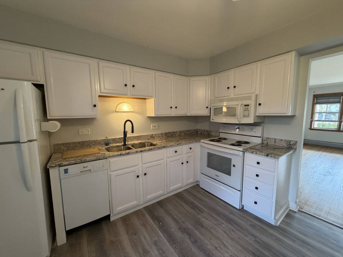 2000 Parkside Dr, Park Ridge, IL 60068 - Apartment for Rent - Image 1