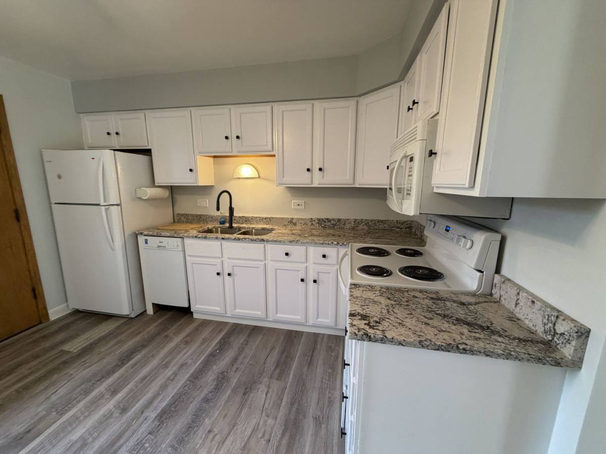 2000 Parkside Dr, Park Ridge, IL 60068 - Apartment for Rent - Image 3