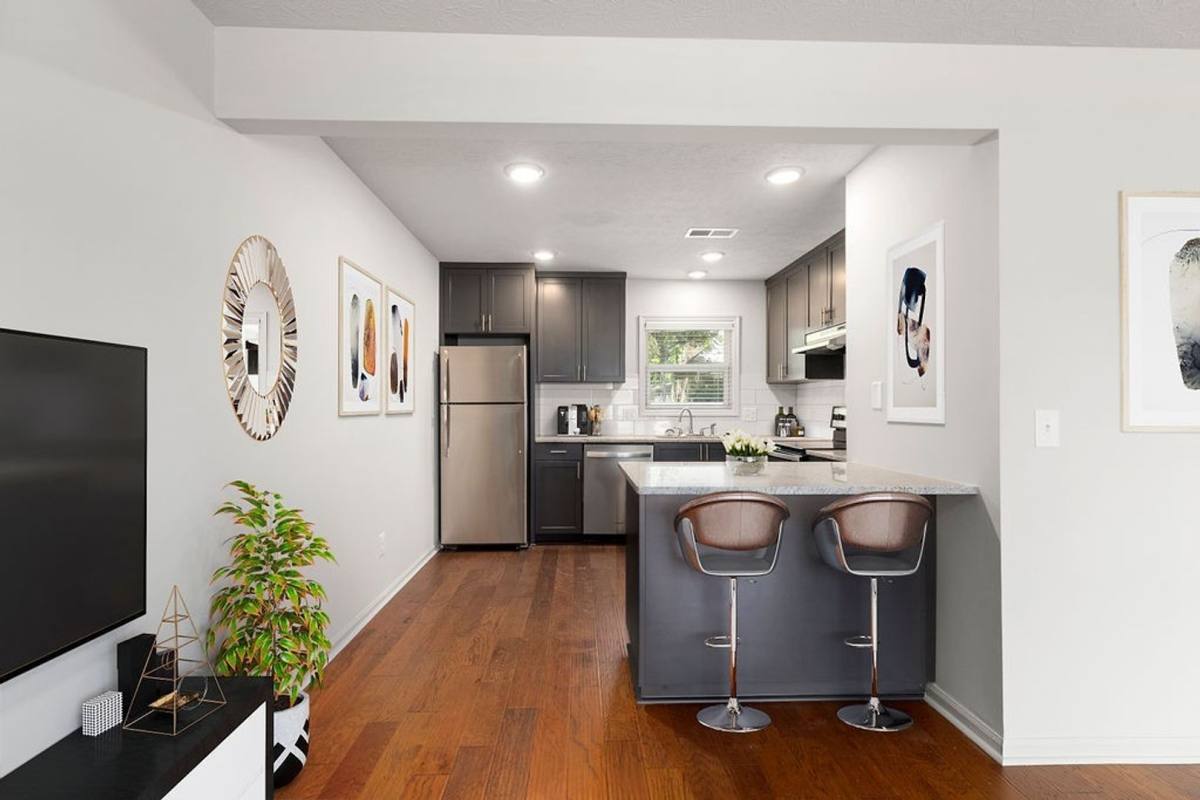 Apartment for rent at Foxburough, 304 E Glenn Ave, Auburn, AL 36830